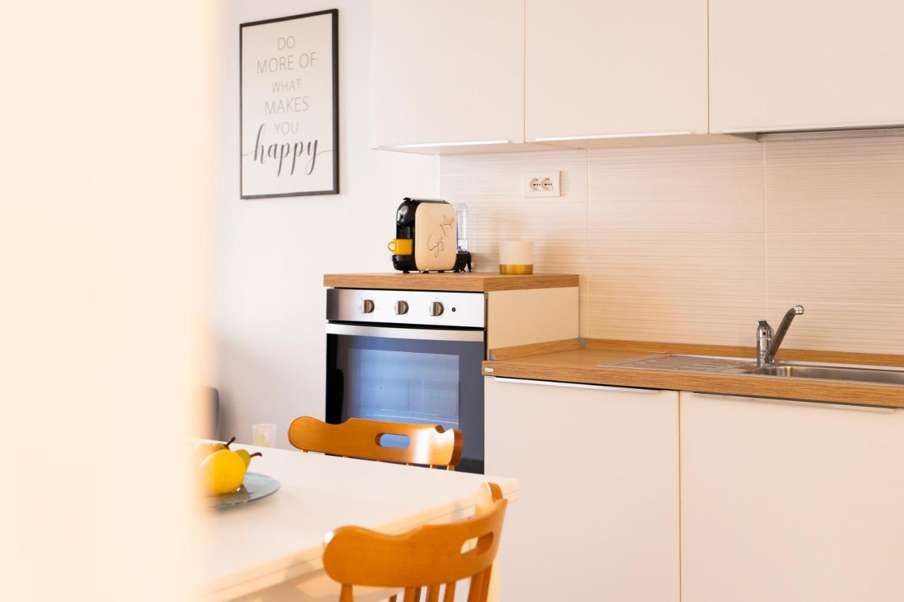 Sun Light Apartment Tortoli Bagian luar foto